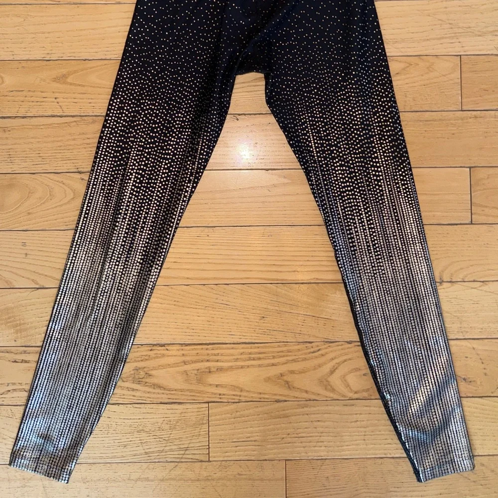 Beyond Yoga Beyond The Bump Maternity High Waisted Midi Leggings Medium - Picture 3 of 5